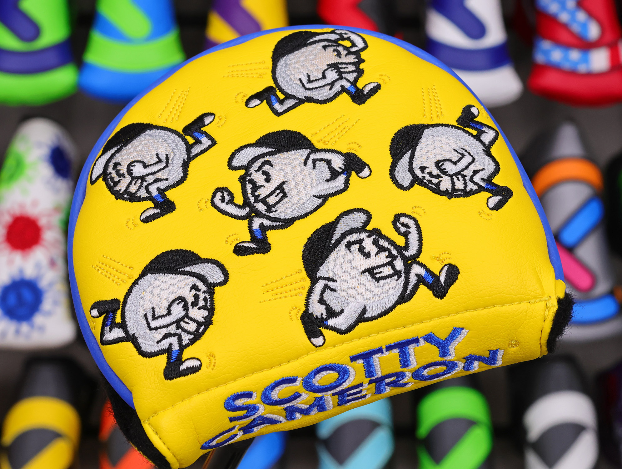 scotty-cameron-tour-only-circle-t-mid-round-putter-headcover-27 scotty cameron for tour use only circle t mid round putter headcover