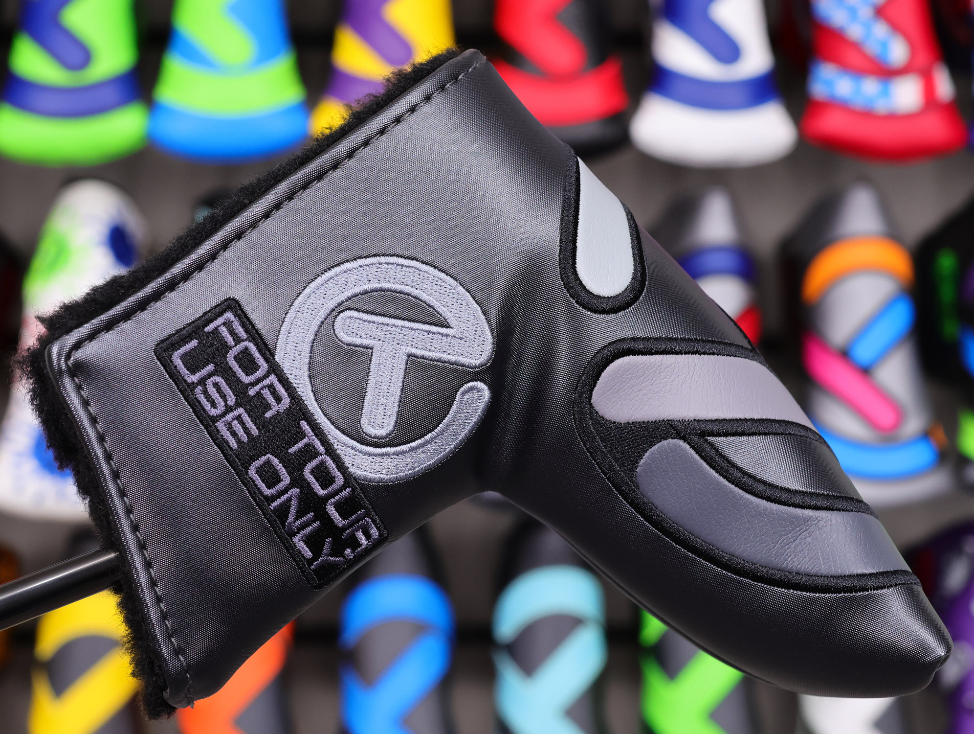 scotty-cameron-tour-only-naked-sss-studio-style-newport-circle-t-360g-putter-with-black-shaft-01