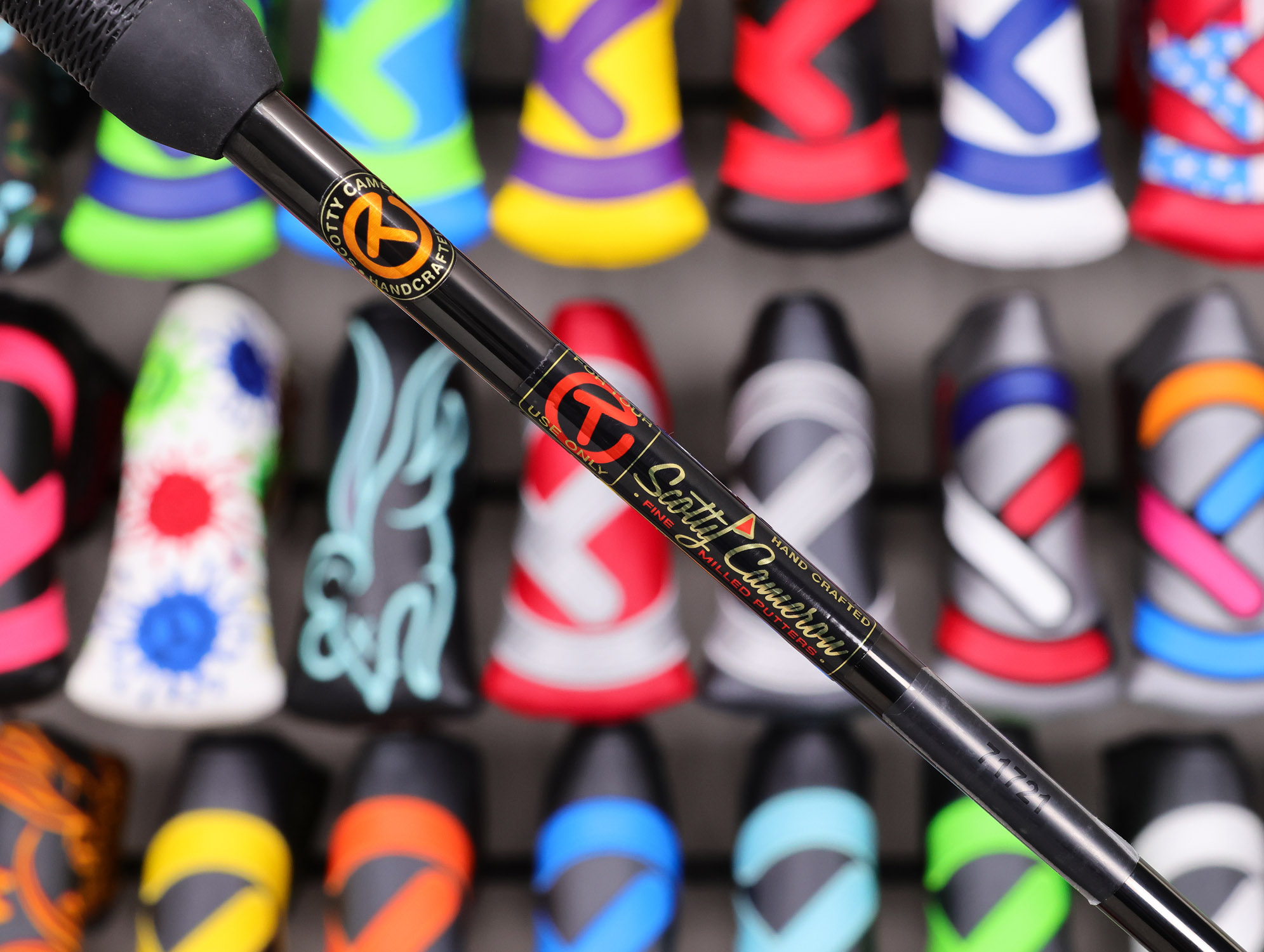 scotty-cameron-tour-only-two-tone-phantom-x-t11.5-circle-t-360g-putter-with-welded-plumber-neck-sight-dot-and-black-shaft-06