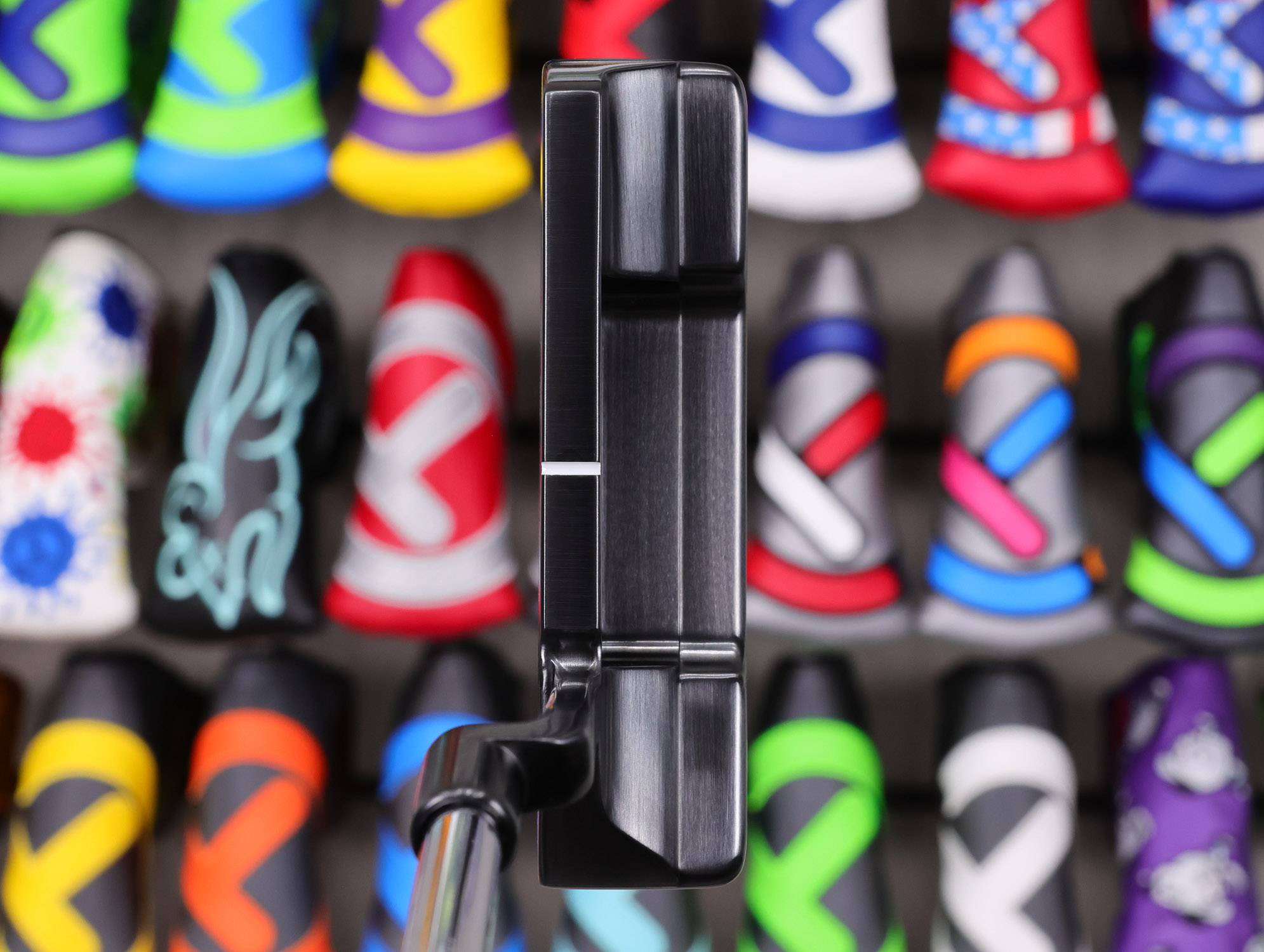 scotty-cameron-tour-only-brushed-black-carbon-timeless-newport-2-circle-t-350g-putter-with-top-line-and-cherry-bomb-55 scotty cameron tour only brushed black carbon timeless newport 2 circle t 350g putter with top line and single milled cherry bomb golf club