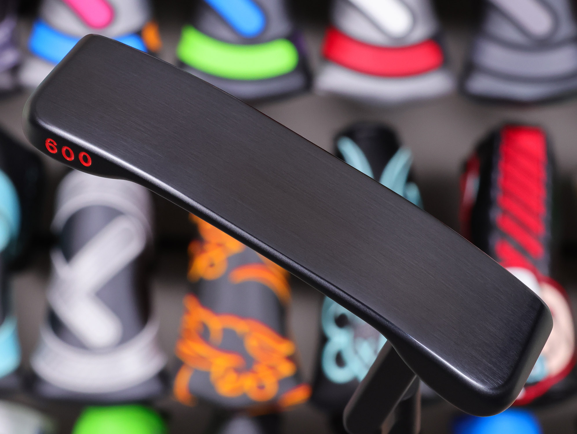 scotty cameron tour only 3x black carbon steel 009 prototype circle t 330g putter with tiger woods style sight dot and script titleist stamp golf club