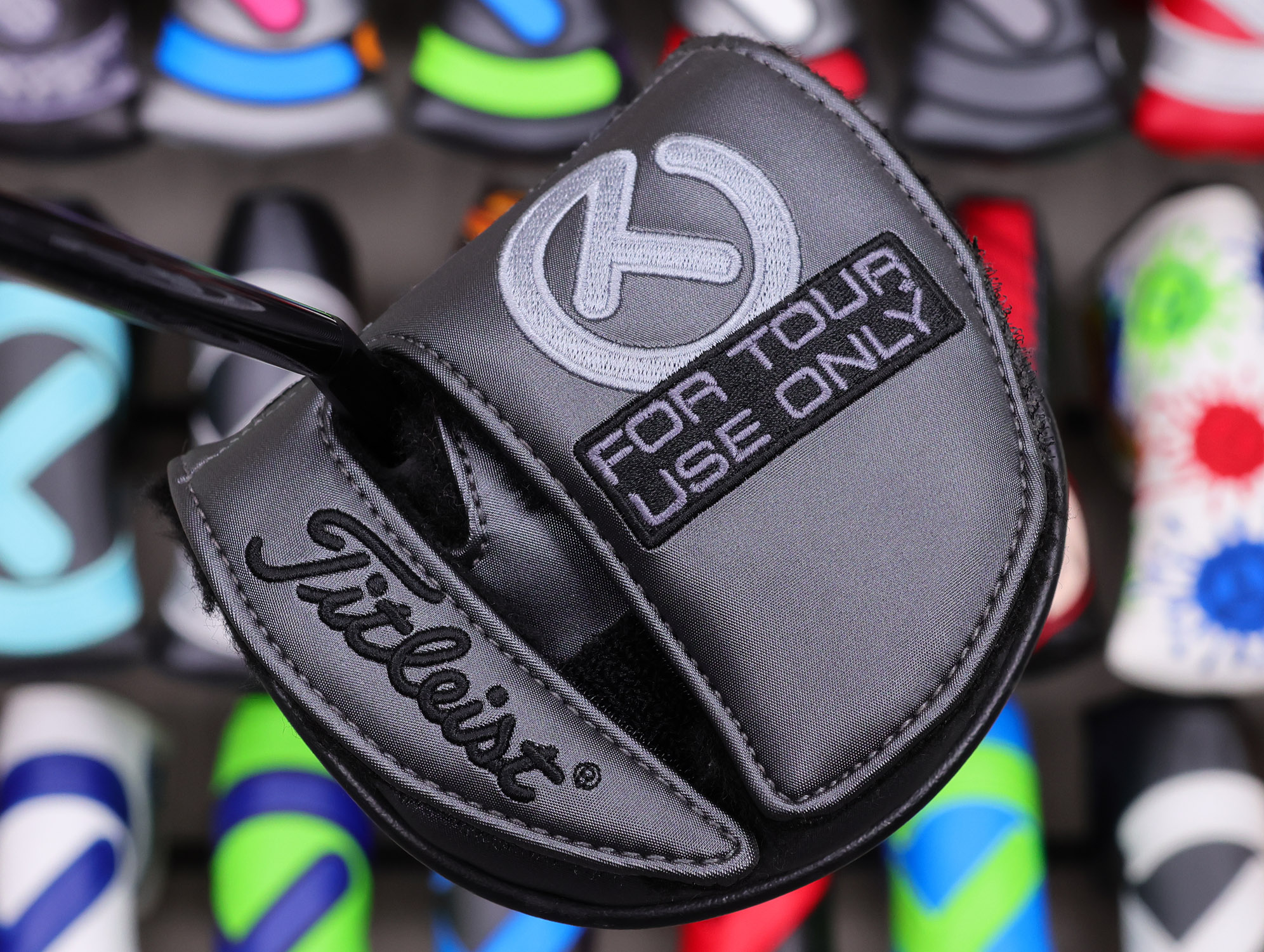 Scotty Cameron Tour Only Black SSS Phantom T11.5 Circle T 360G w/ "I-Beam" Jet Neck & Black Shaft - Image 12