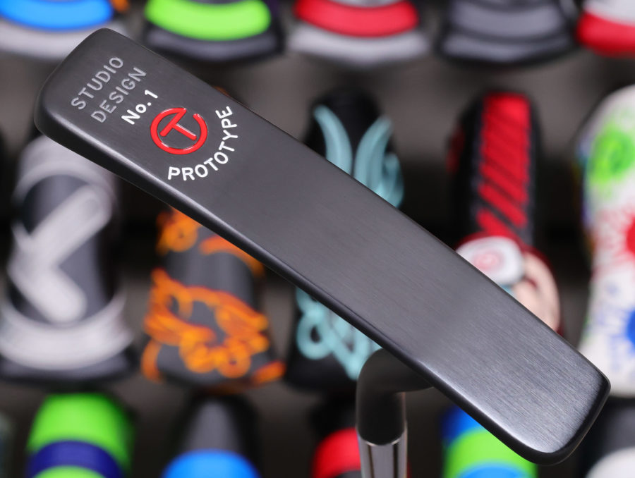 Scotty Cameron Tour 3x Black Carbon Studio Design No. 1 Circle T