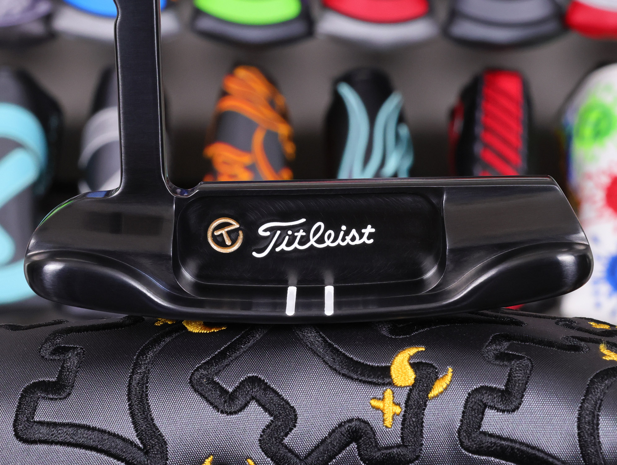 scotty cameron tour only brushed black carbon steel newport handstamped circle t with script titleist and dual flange lines golf club