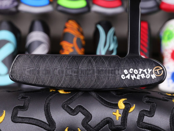 scotty cameron tour only brushed black carbon steel newport handstamped circle t with script titleist and dual flange lines golf club