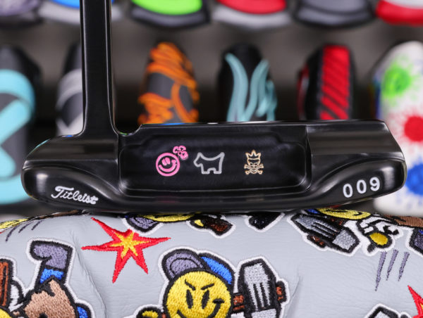 scotty cameron tour only brushed black carbon steel 009 beach prototype circle t 350g putter with hula girl tour jester and scotty dog stamps and sight dot golf club