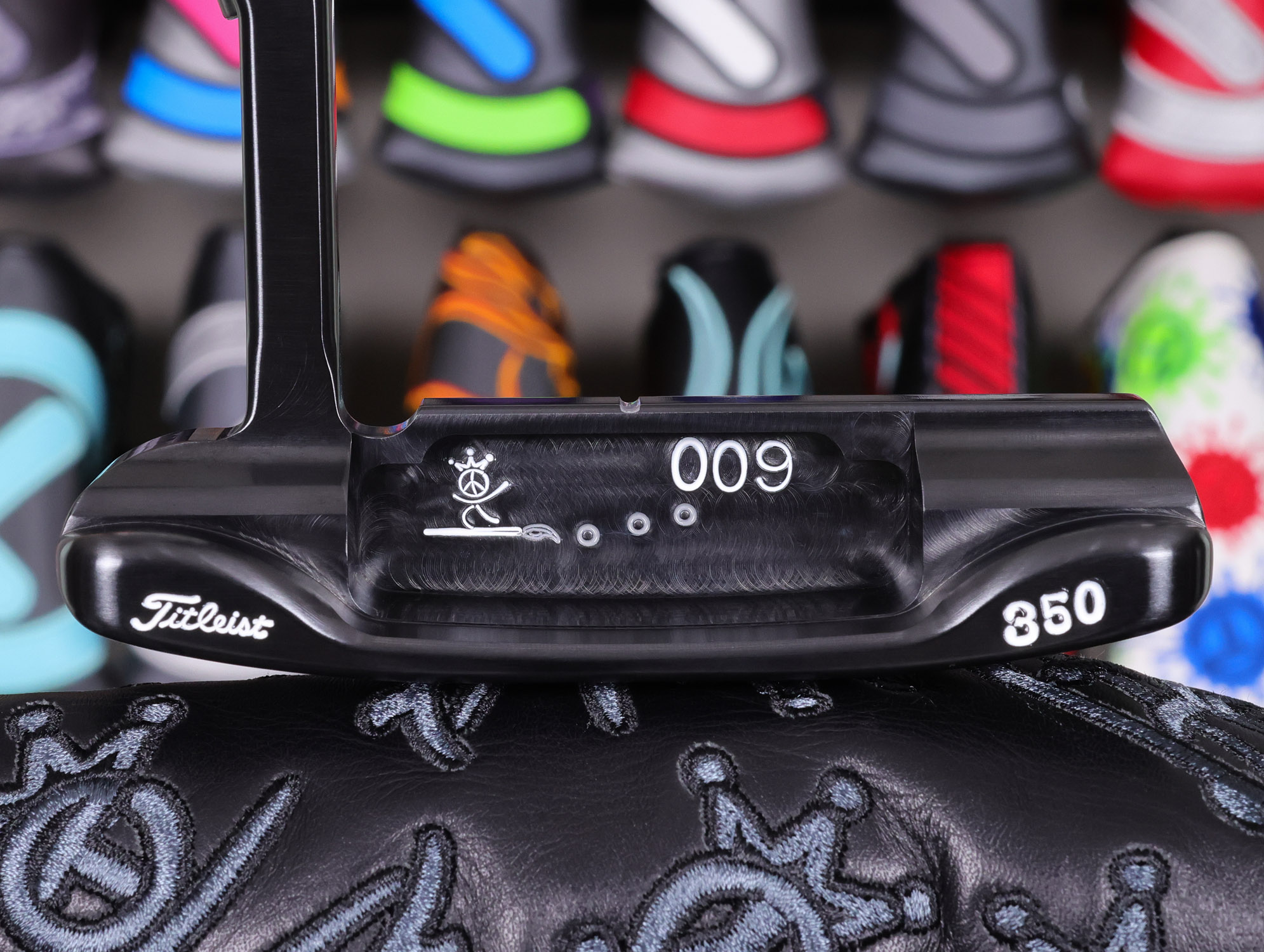 scotty cameron tour only brushed black carbon 009 circle t 350g putter with king peace surfer stamping and tungsten sole plug weights golf club