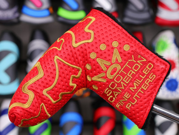 scotty cameron 2026 club cameron member red and gold scotty dog blade putter headcover