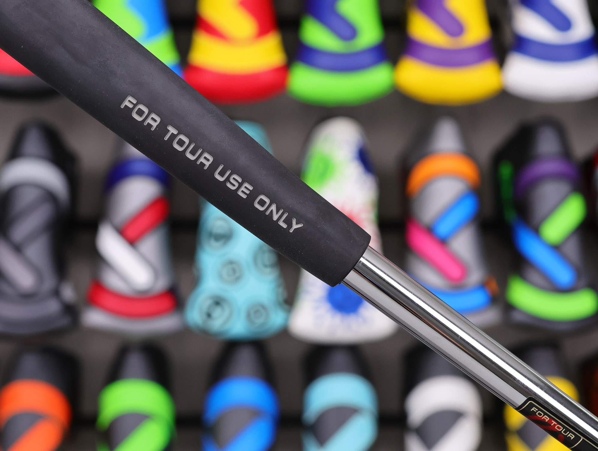 scotty cameron for tour use only black and gray pistolero plus circle t putter grip