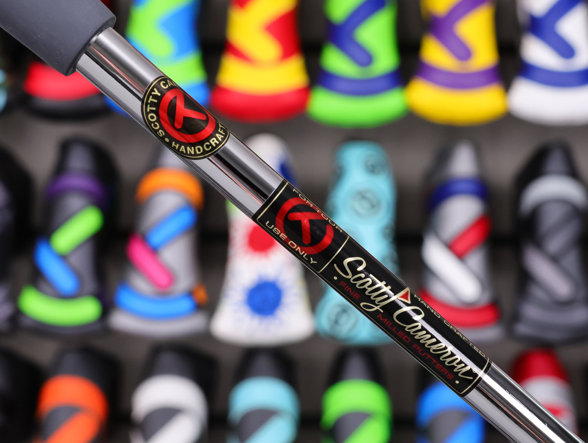 Scotty Cameron Tour Only Black Studio Style Newport 2.5+ PLUS Circle T 360G w/ "Chain-Link" Carbon Steel Insert - Image 5