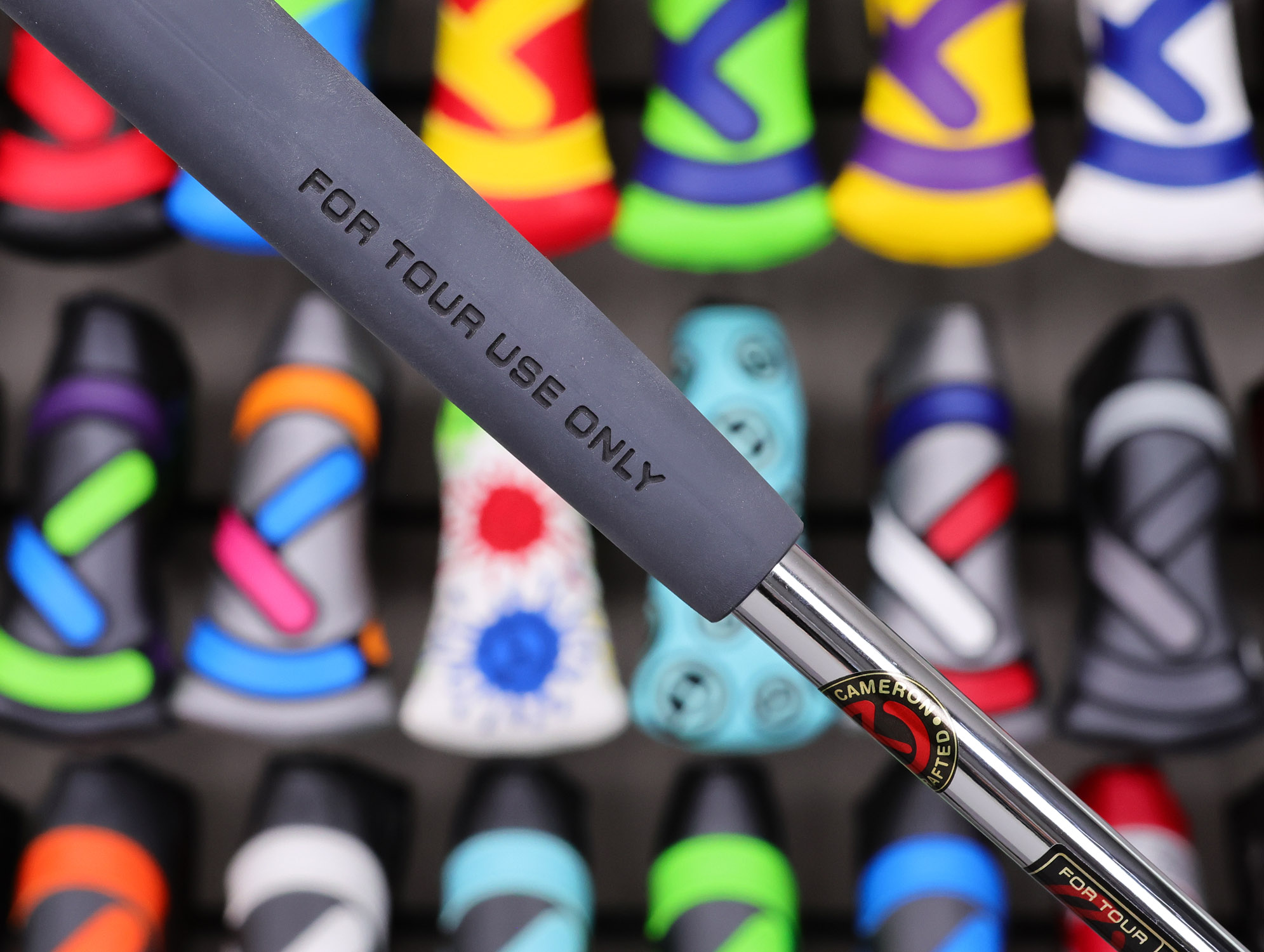 Scotty Cameron Tour Only Black Studio Style Newport 2.5+ PLUS Circle T 360G w/ "Chain-Link" Carbon Steel Insert - Image 6