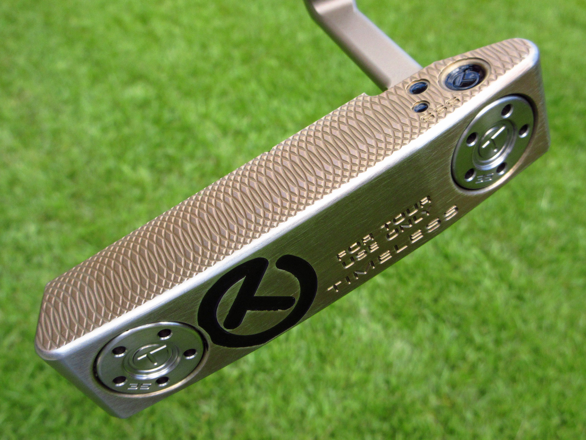 scotty cameron tour only chromatic bronze deep milled timeless tourtype circle t putter with top line and dual flange lines golf club