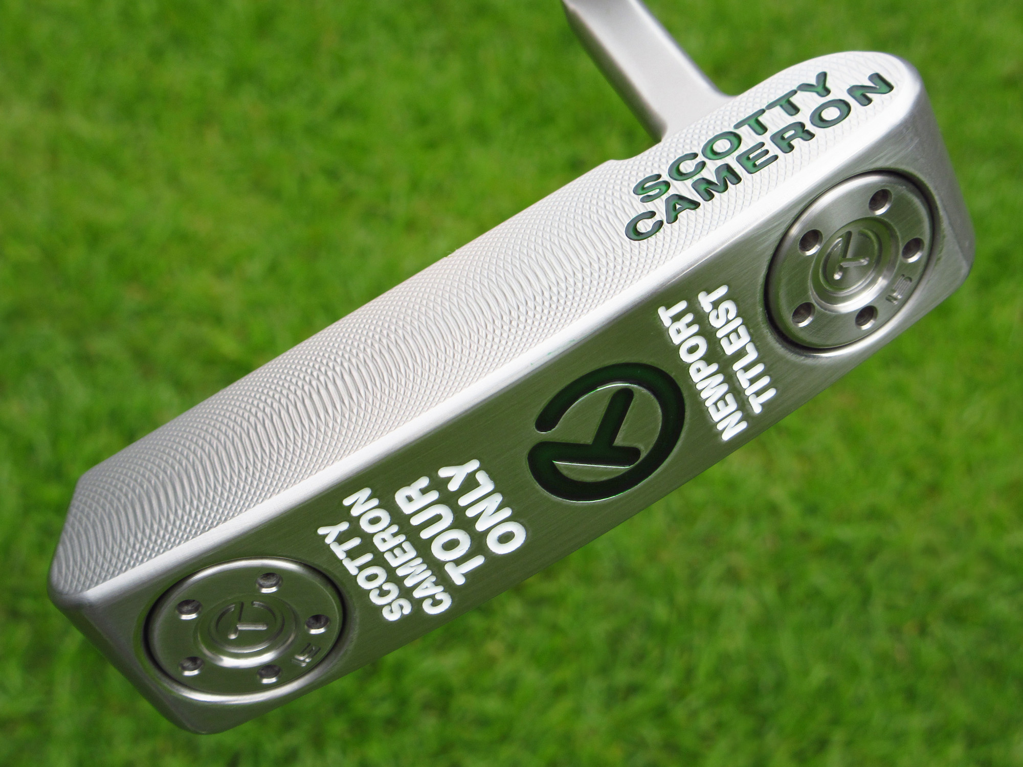 scotty cameron tour only sss newport select circle t putter with translucent green paint and top line golf club