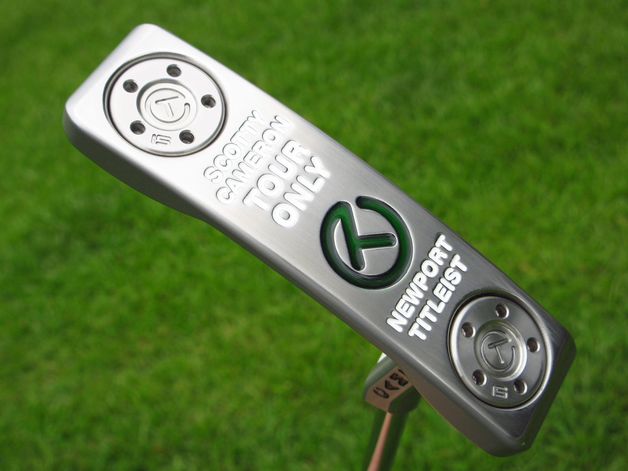 scotty cameron tour only sss newport select circle t putter with translucent green paint and top line golf club