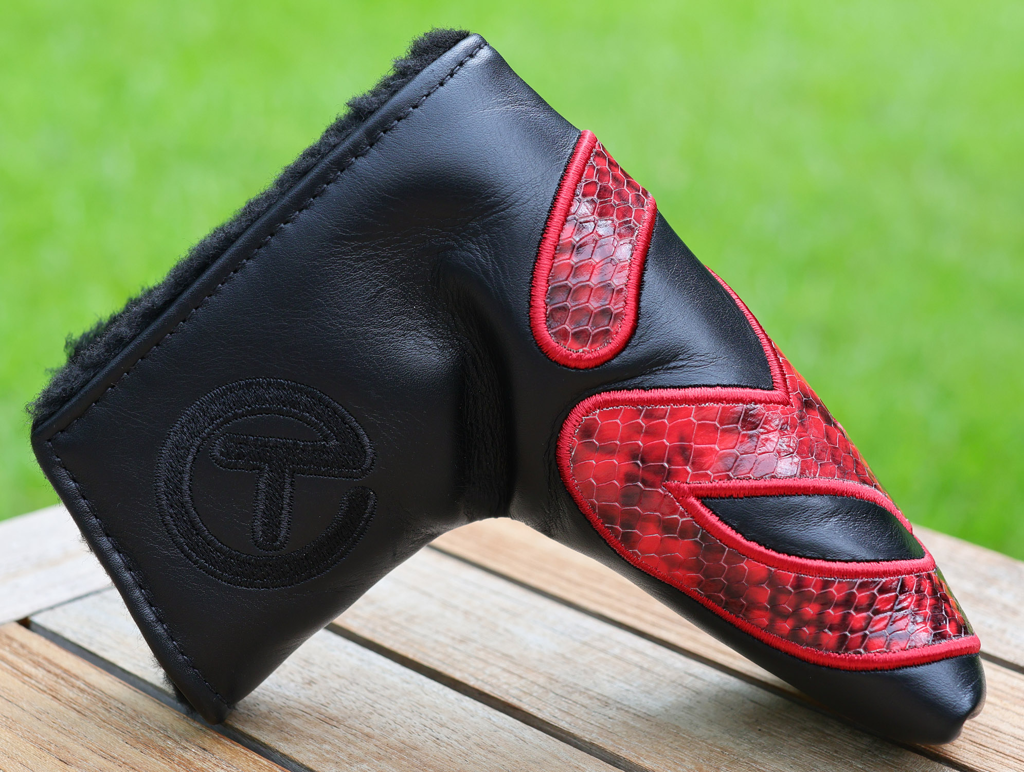scotty cameron for tour use only vault gallery exclusive black and red python genuine leather circle t blade headcover