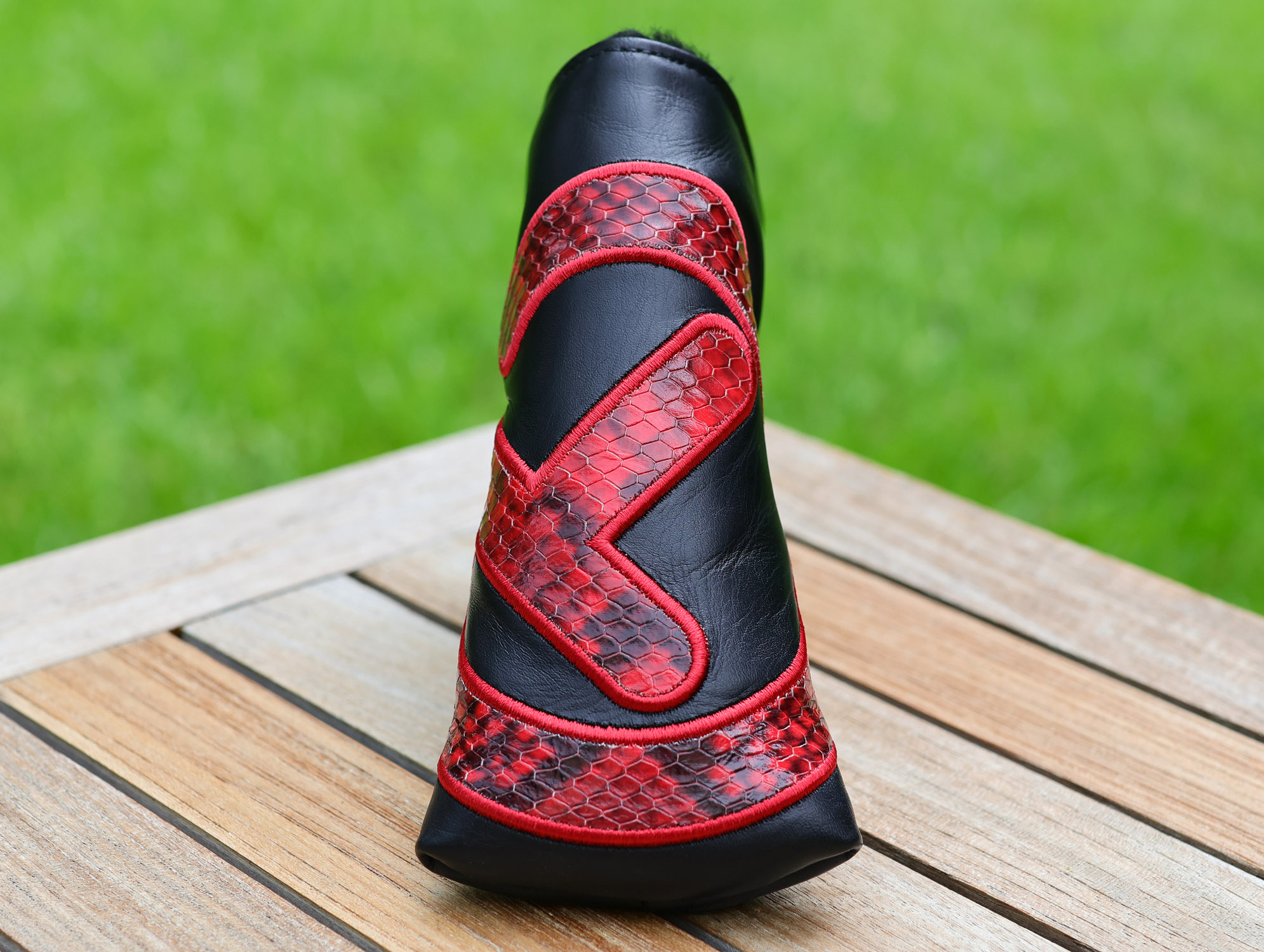 scotty cameron for tour use only vault gallery exclusive black and red python genuine leather circle t blade headcover