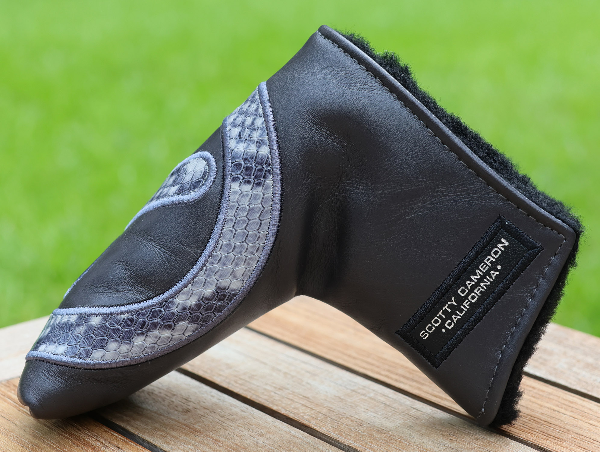 scotty cameron for tour use only vault gallery exclusive dark gray and light gray python genuine leather circle t blade headcover