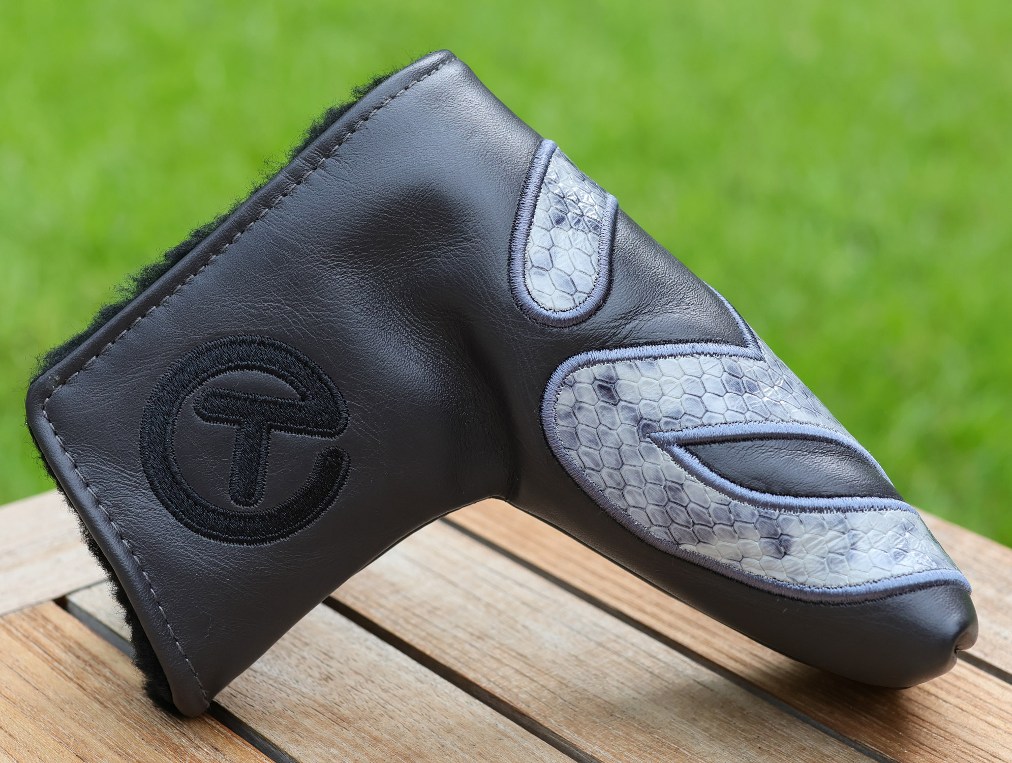scotty cameron for tour use only vault gallery exclusive dark gray and light gray python genuine leather circle t blade headcover
