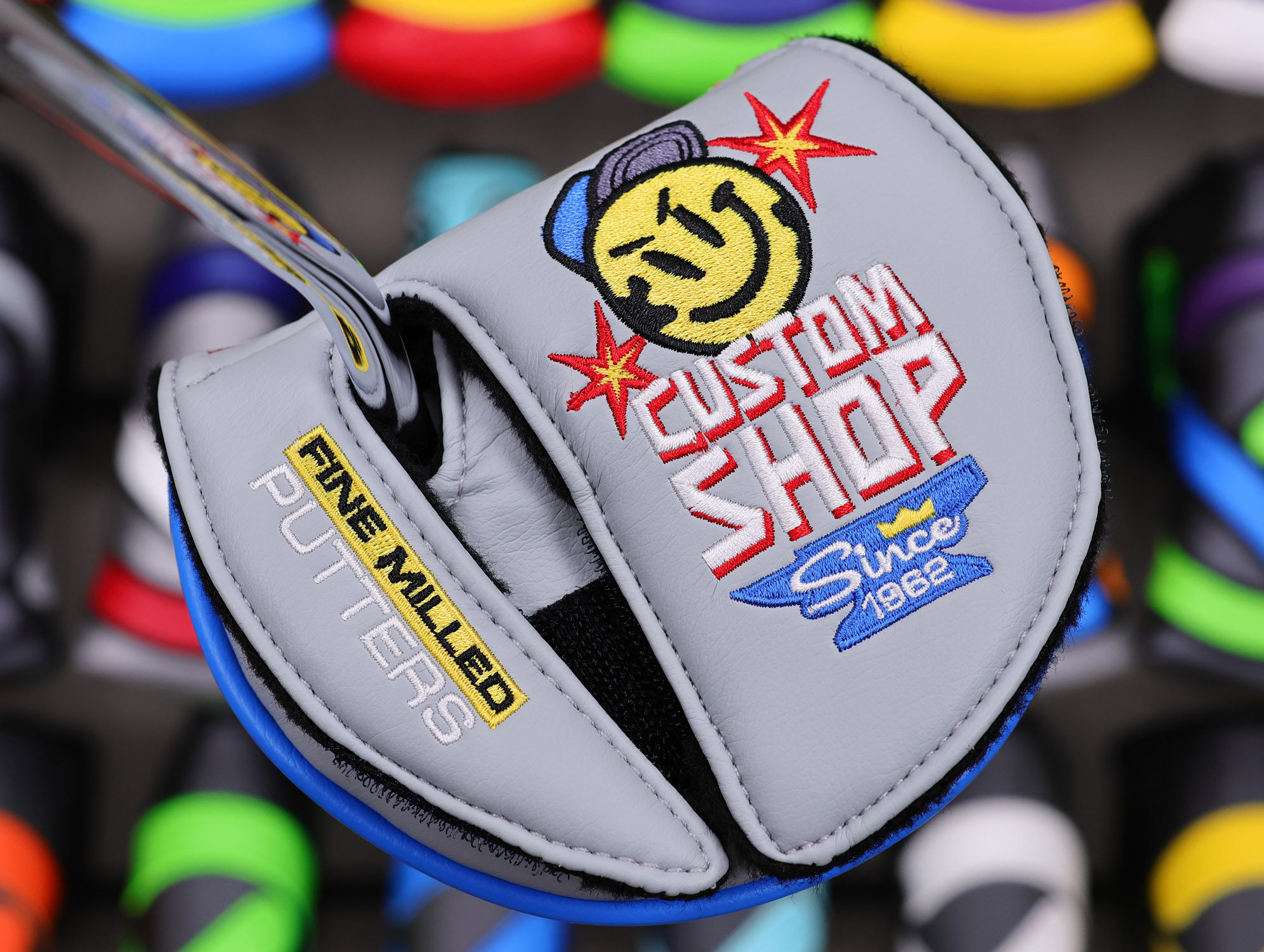 Scotty Cameron 2026 Light Gray “Grease Grinder” Custom Shop Mid Round Headcover - Image 2