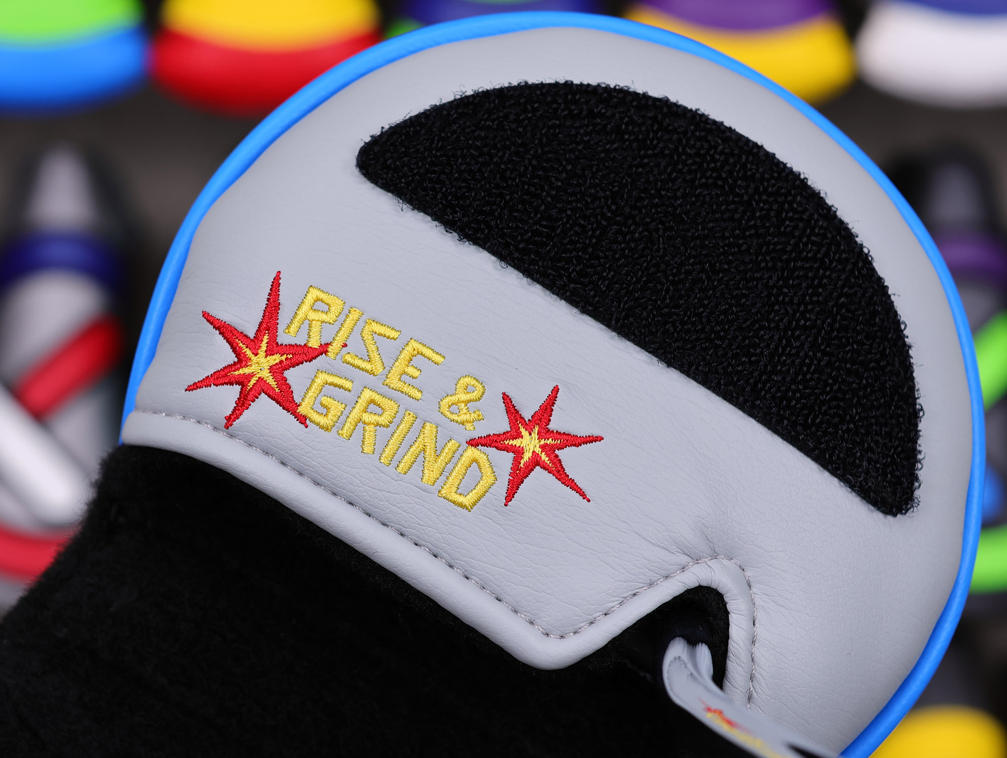 Scotty Cameron 2026 Light Gray “Grease Grinder” Custom Shop Mid Round Headcover - Image 4