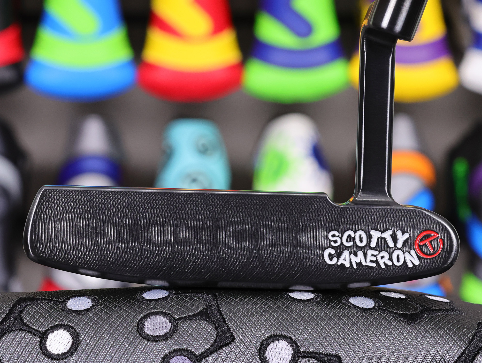 scotty cameron tour only brushed black carbon 009 circle t 350g putter with flying script titleist t stamps golf club