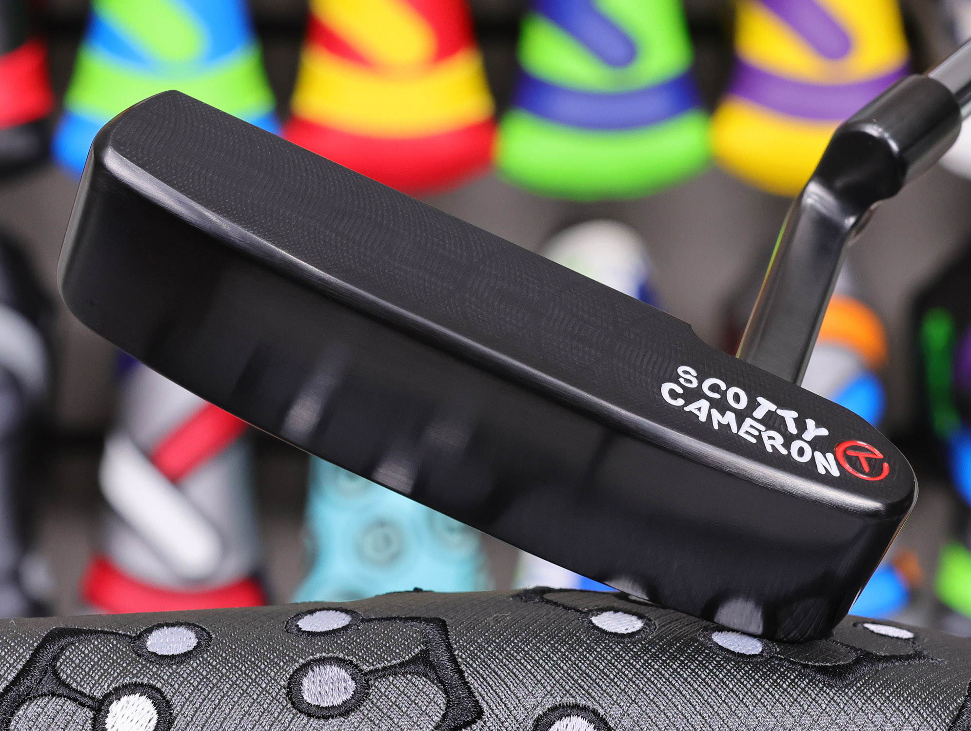 scotty cameron tour only brushed black carbon 009 circle t 350g putter with flying script titleist t stamps golf club