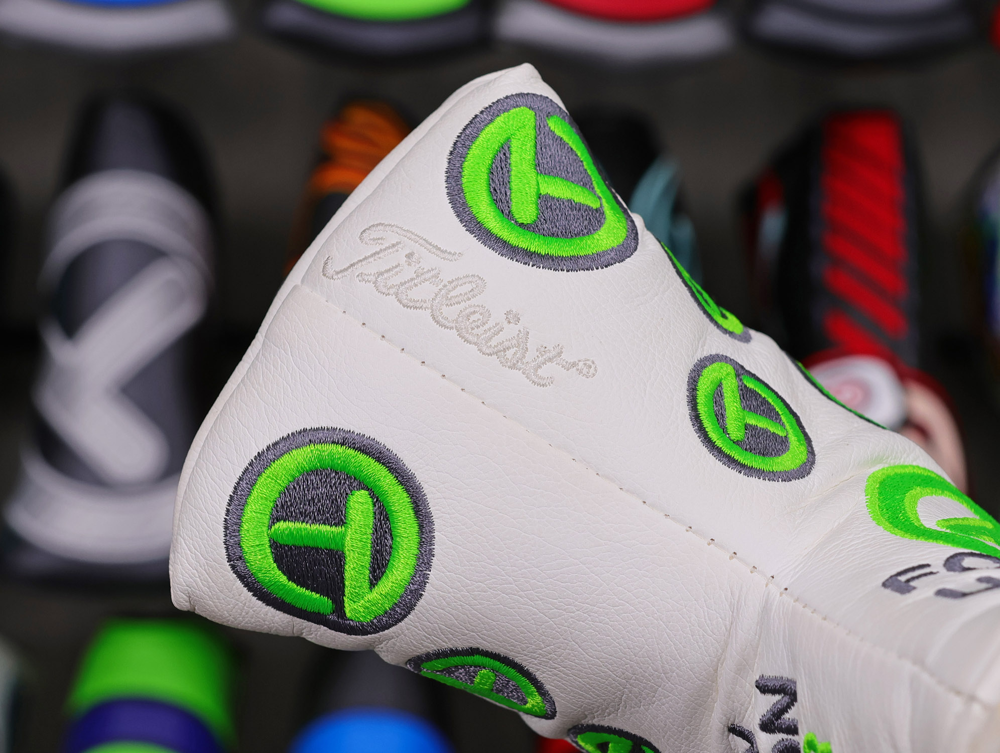 Scotty Cameron Tour Only White & Lime Green Dancing Circle T Patches MID MALLET Headcover - Image 4