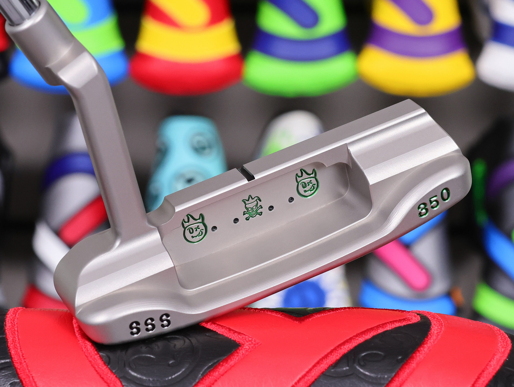 scotty cameron tour only sss masterful 009m circle t 350g putter with top line and hot head harry and tour jester skull stamps golf club