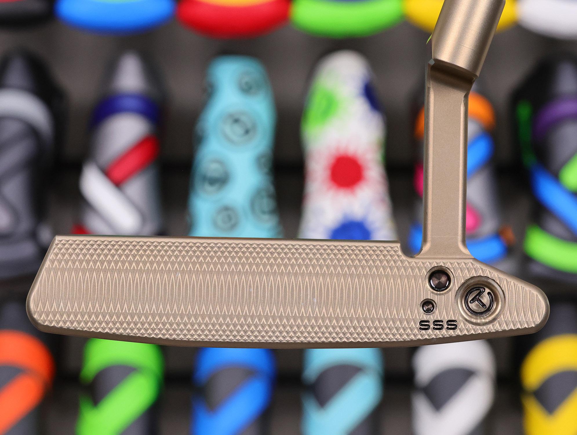 scotty cameron tour only chromatic bronze deep milled sss timeless plus tourtype circle t 360g with vertical top line and black shaft golf club
