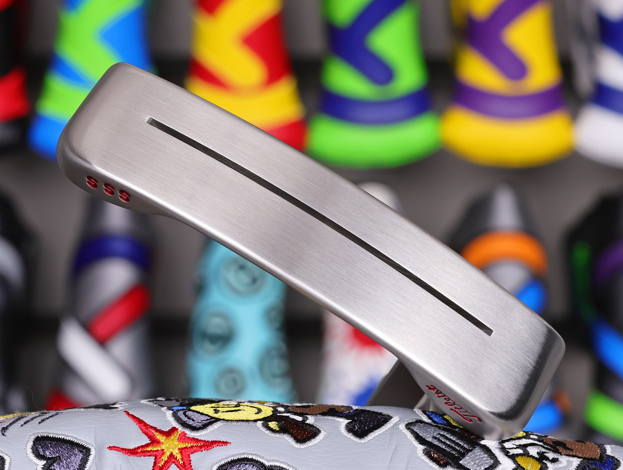 scotty cameron tour only sss newport beach handstamped circle t 330g putter with sound slot and translucent red paint fill golf club