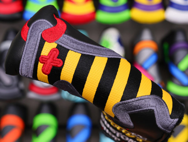 scotty cameron tour only custom shop bumble bee junk yard dog black and yellow blade headcover