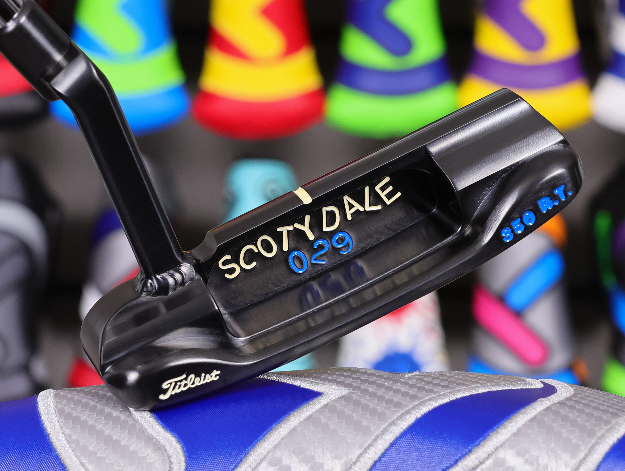 scotty cameron tour only brushed black carbon masterful 009m 029 roll top circle t 350g putter with extreme toe stamp golf club