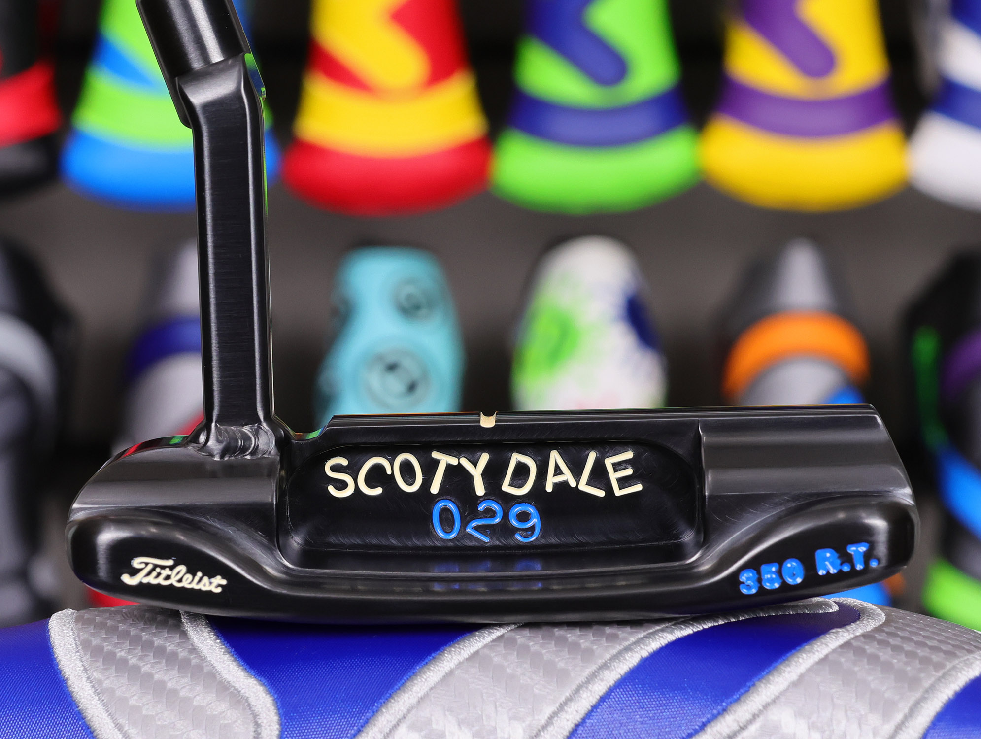 scotty cameron tour only brushed black carbon masterful 009m 029 roll top circle t 350g putter with extreme toe stamp golf club