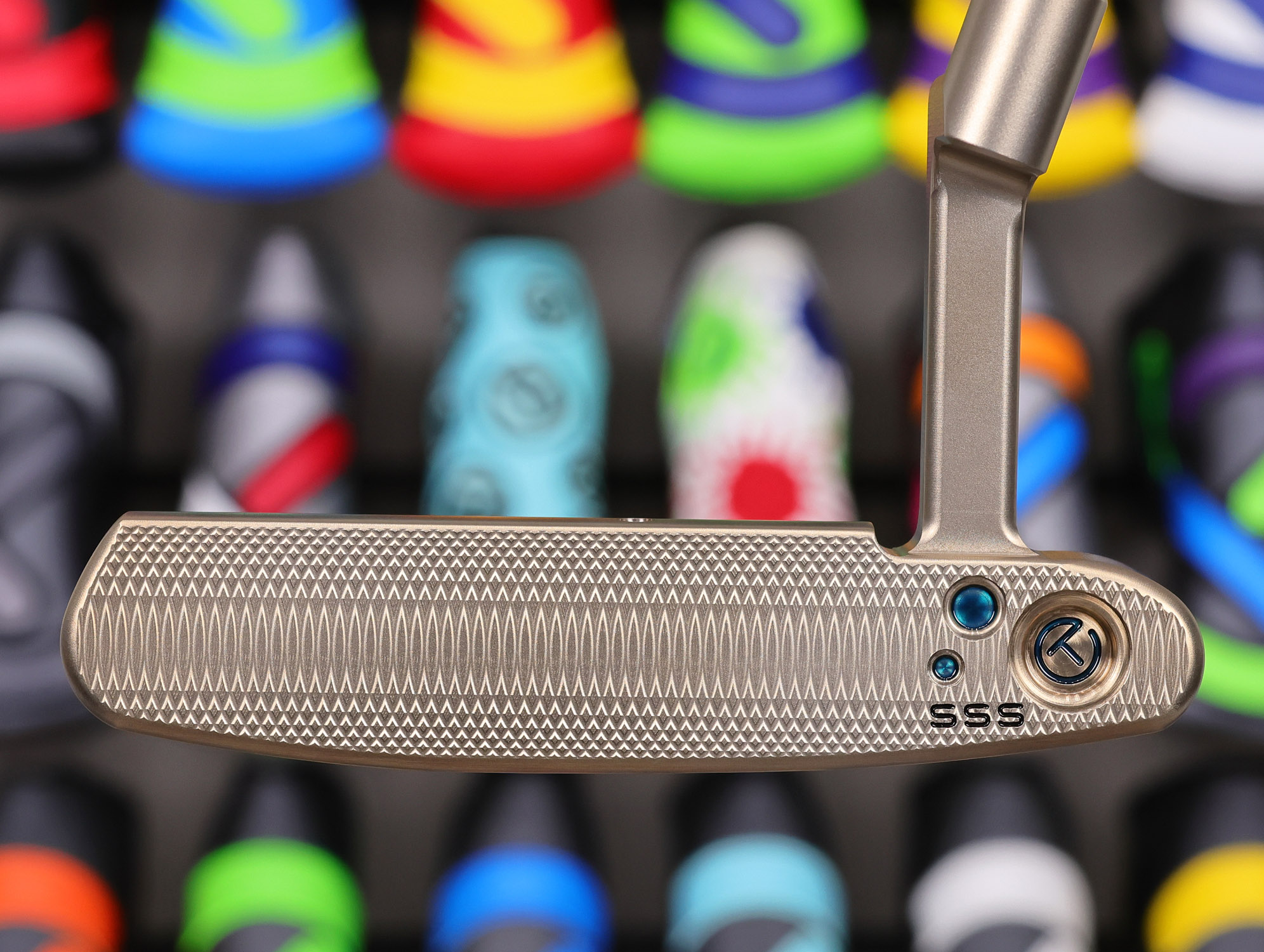 scotty cameron tour only deep milled chromatic bronze sss masterful plus tourtype circle t 360g putter with sea bubble blue translucent paint fill and double milled sight dot golf club